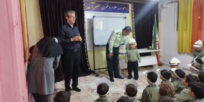 آشنایی با نقش پلیس در جامعه – تقویت حس مسئولیت‌پذیری و قانون‌مداری – ایجاد ارتباط مثبت میان پلیس و دانش‌آموز