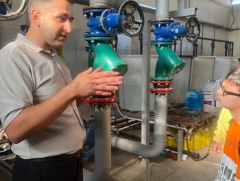 گزارش خبری بازدید دانش‌آموزان پایه ششم مدرسه سرآمد از گل‌خانه