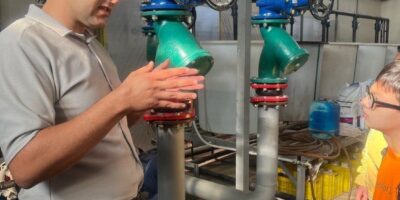 گزارش خبری بازدید دانش‌آموزان پایه ششم مدرسه سرآمد از گل‌خانه