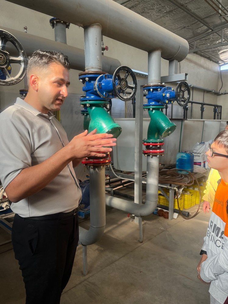 گزارش خبری بازدید دانش‌آموزان پایه ششم مدرسه سرآمد از گل‌خانه