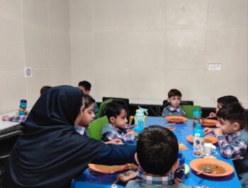 صبحانه گرم و سالم همه روزه در دبستان سرآمد